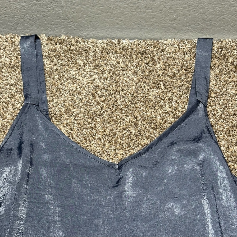 Bobeau Shimmering Gray Camisole Top - Picture 4 of 10
